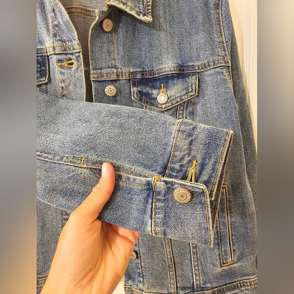 Old Navy Lightwash Jean Jacket | Size Large - Picture 7 of 7